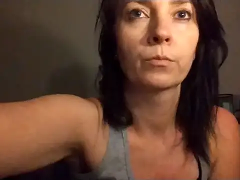 Snapshot of JenniferAlone chatting on 8, 7, 2026 JenniferAlone online show from 8, 7, 2026