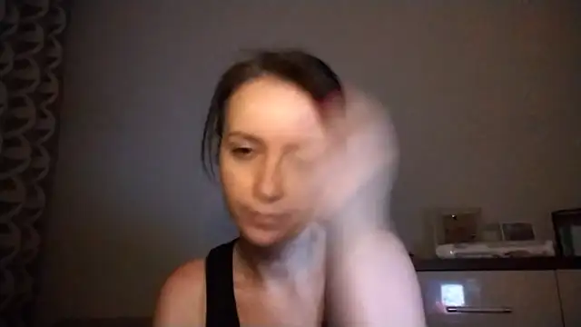 Snapshot of JenniferAlone chatting on 7, 7, 2026 JenniferAlone online show from 7, 7, 2026
