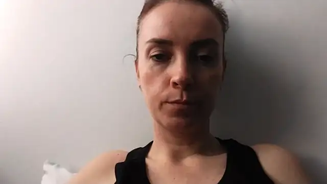 Snapshot of JenniferAlone chatting on 15, 6, 2026 JenniferAlone online show from 15, 6, 2026