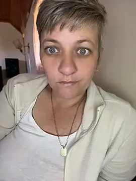 Snapshot of blueiceeyes chatting on 15, 6, 2026 blueiceeyes online show from 15, 6, 2026