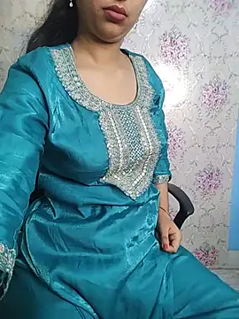 Queen Rosyy online show from 8, 7, 2026