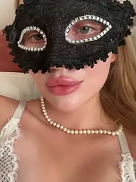 AlexandraMoore03 online show from 23, 6, 2026