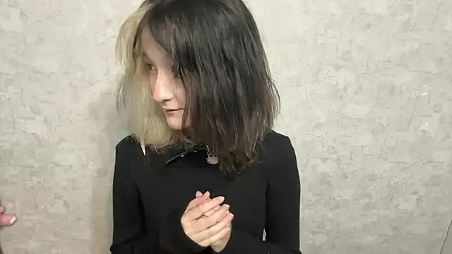 Lilfain baby online show from 12, 6, 2026