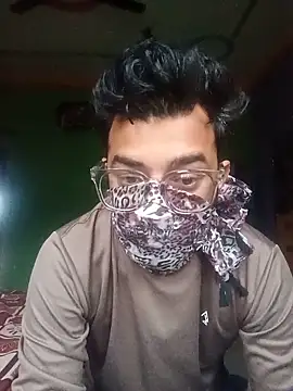 Snapshot of Desindianbull69 chatting on 13, 6, 2026 Desindianbull69 online show from 13, 6, 2026