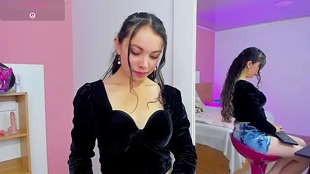AshleyBenoitt online show from 12, 6, 2026