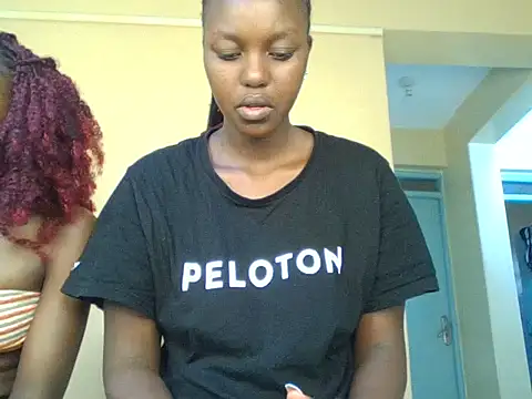 Snapshot of Legit_Queenn chatting on 17, 7, 2026 Legit Queenn online show from 17, 7, 2026