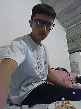 Davitfitnosuke online show from 13, 6, 2026
