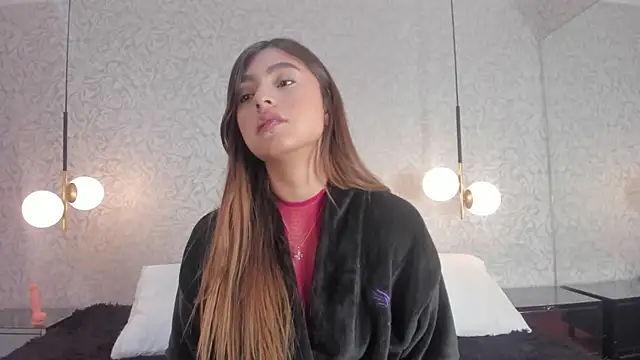 Snapshot of zarel_angels chatting on 19, 6, 2026 zarel angels online show from 19, 6, 2026