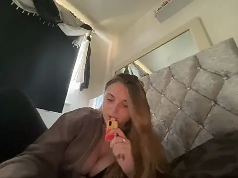 Violetsinxx online show from 14, 6, 2026