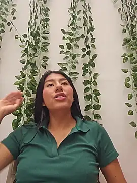 Carla Alvez online show from 4, 7, 2026