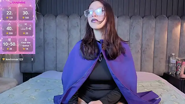 lunar lustx online show from 12, 7, 2026