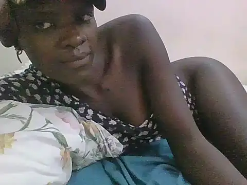 Snapshot of ebonypetite2 chatting on 13, 7, 2026 ebonypetite2 online show from 13, 7, 2026