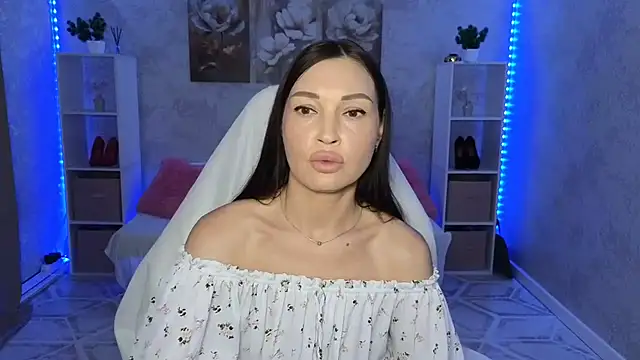 NikoleMills online show from 5, 7, 2026