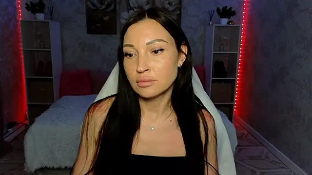 NikoleMills online show from 10, 6, 2026