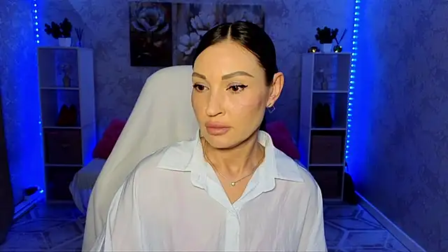NikoleMills online show from 7, 7, 2026