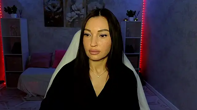 NikoleMills online show from 10, 7, 2026