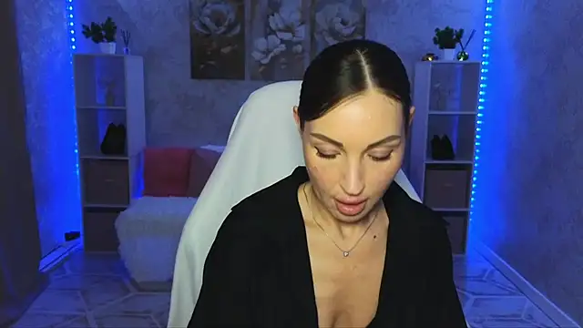 NikoleMills online show from 14, 7, 2026