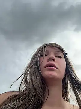 girl-Emily online show from 7, 7, 2026