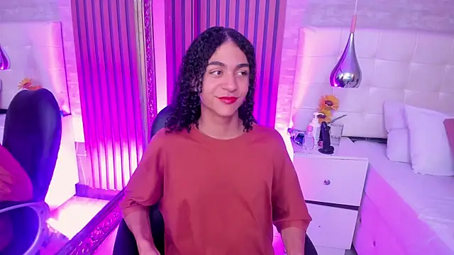 Snapshot of KyleeSmiith chatting on 3, 7, 2026 KyleeSmiith online show from 3, 7, 2026