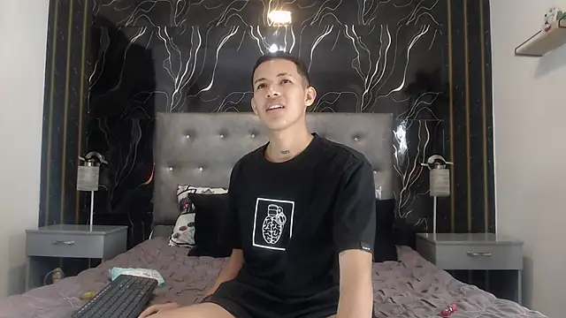 PhillipCoxx online show from 10, 6, 2026