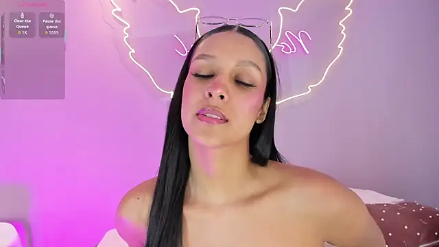 TalianaHernandez online show from 15, 7, 2026