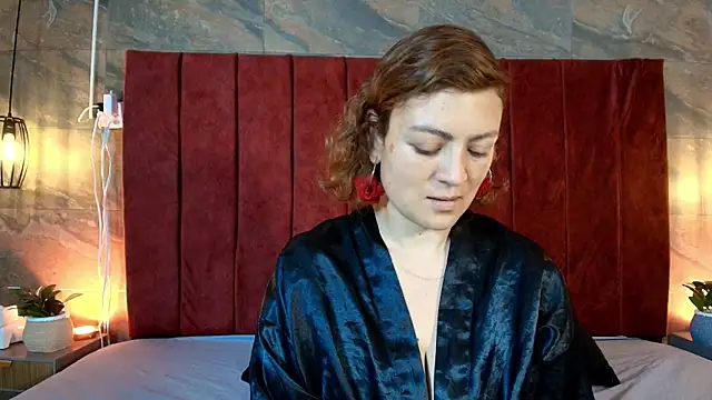 Hinata Moon online show from 4, 7, 2026