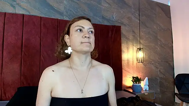 Hinata Moon online show from 21, 7, 2026