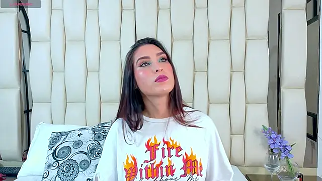 Chloemendoza online show from 25, 7, 2026