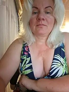 VikaRaine555 online show from 25, 7, 2026