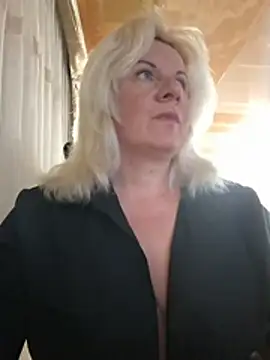 VikaRaine555 online show from 10, 7, 2026