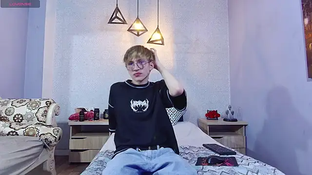 axell stone  online show from 11, 7, 2026