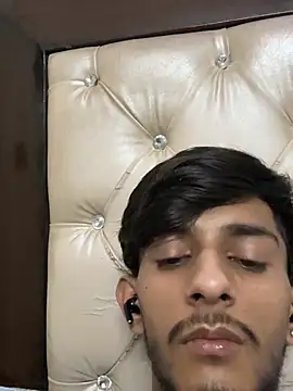 ronnnnn718 online show from 17, 6, 2026