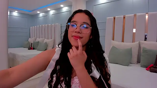 Snapshot of shayra_alina chatting on 8, 8, 2026 shayra alina online show from 8, 8, 2026