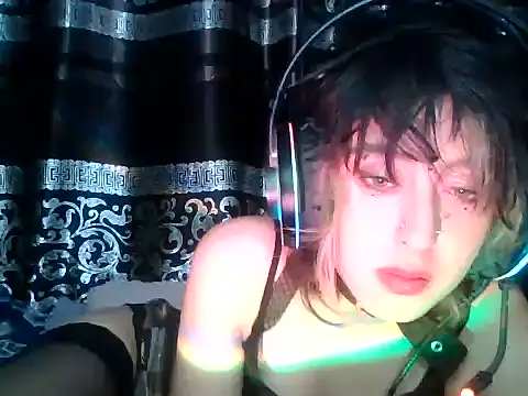 kittenpasive30 online show from 22, 6, 2026