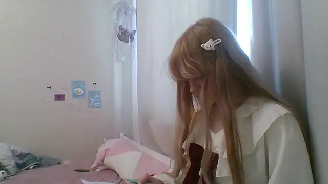 Snapshot of DinaKolter chatting on 17, 6, 2026 DinaKolter online show from 17, 6, 2026