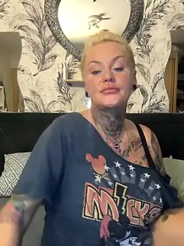 Snapshot of InkedMissLaBaehm chatting on 14, 6, 2026 InkedMissLaBaehm online show from 14, 6, 2026