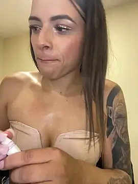  Melany Martinez online show from 1, 7, 2026