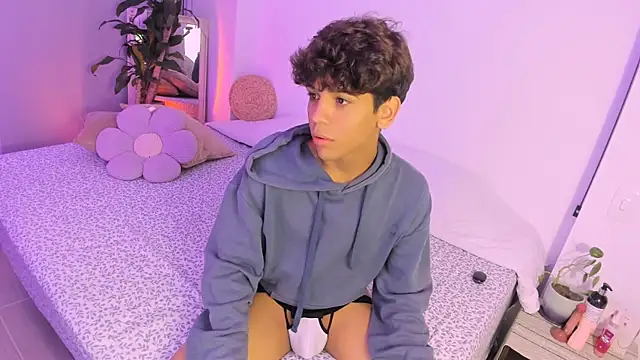 Samy Twink online show from 17, 6, 2026