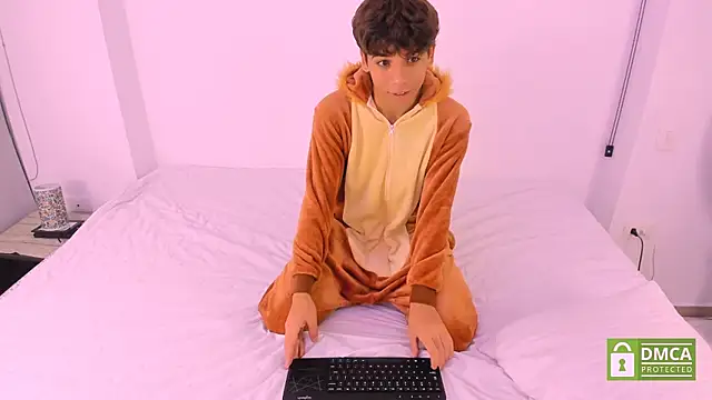 Samy Twink online show from 13, 6, 2026