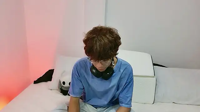 Samy Twink online show from 20, 7, 2026