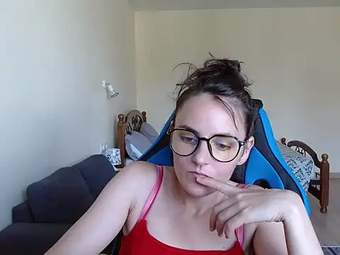 OliviaTheS online show from 28, 6, 2026