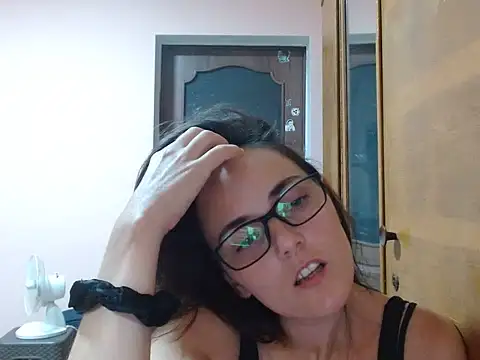 OliviaTheS online show from 3, 8, 2026