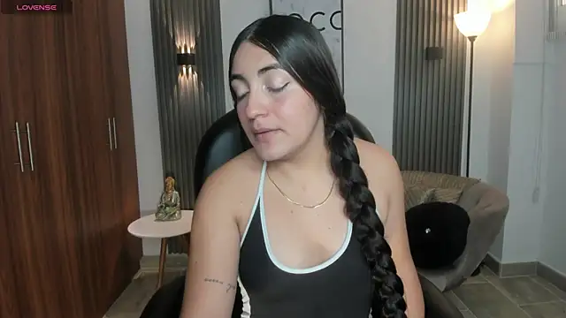 Snapshot of naiah_blue chatting on 19, 6, 2026 naiah blue online show from 19, 6, 2026