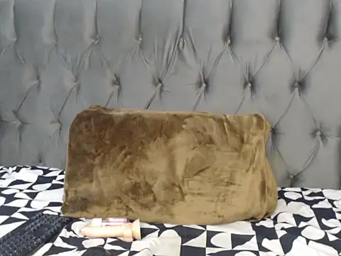 Loyal Alisha online show from 25, 6, 2026