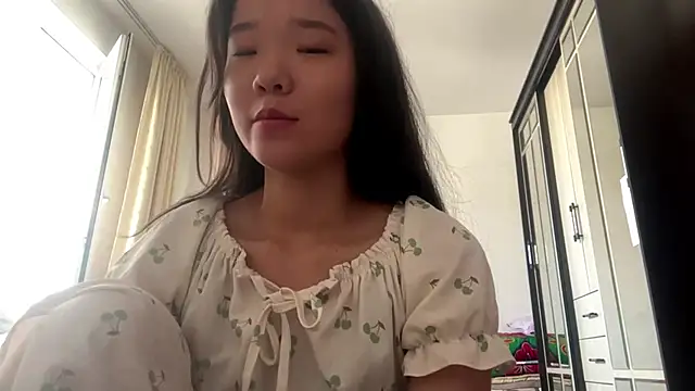 Mika strawberry online show from 22, 6, 2026