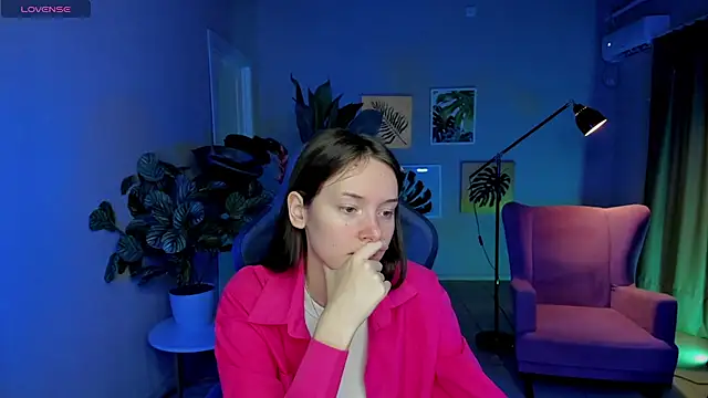 Eva Leeee online show from 2, 7, 2026