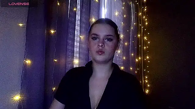 Snapshot of dakota_charm_ chatting on 25, 6, 2026 dakota charm online show from 25, 6, 2026