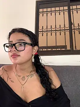 Snapshot of maryale01 chatting on 26, 6, 2026 maryale01 online show from 26, 6, 2026
