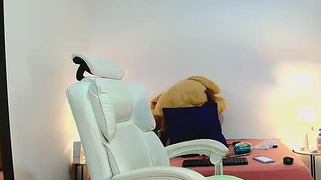 Isabella Sophia19 online show from 4, 7, 2026