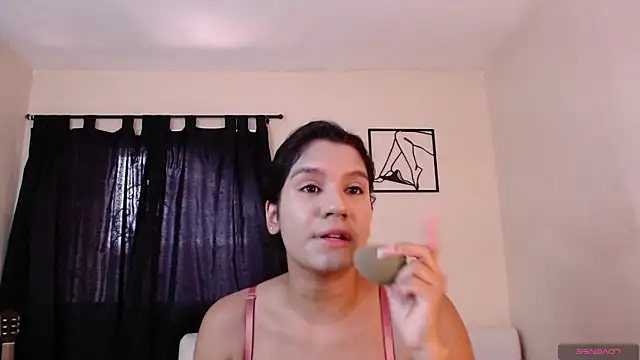 Snapshot of Veronica_M chatting on 25, 6, 2026 Veronica M online show from 25, 6, 2026